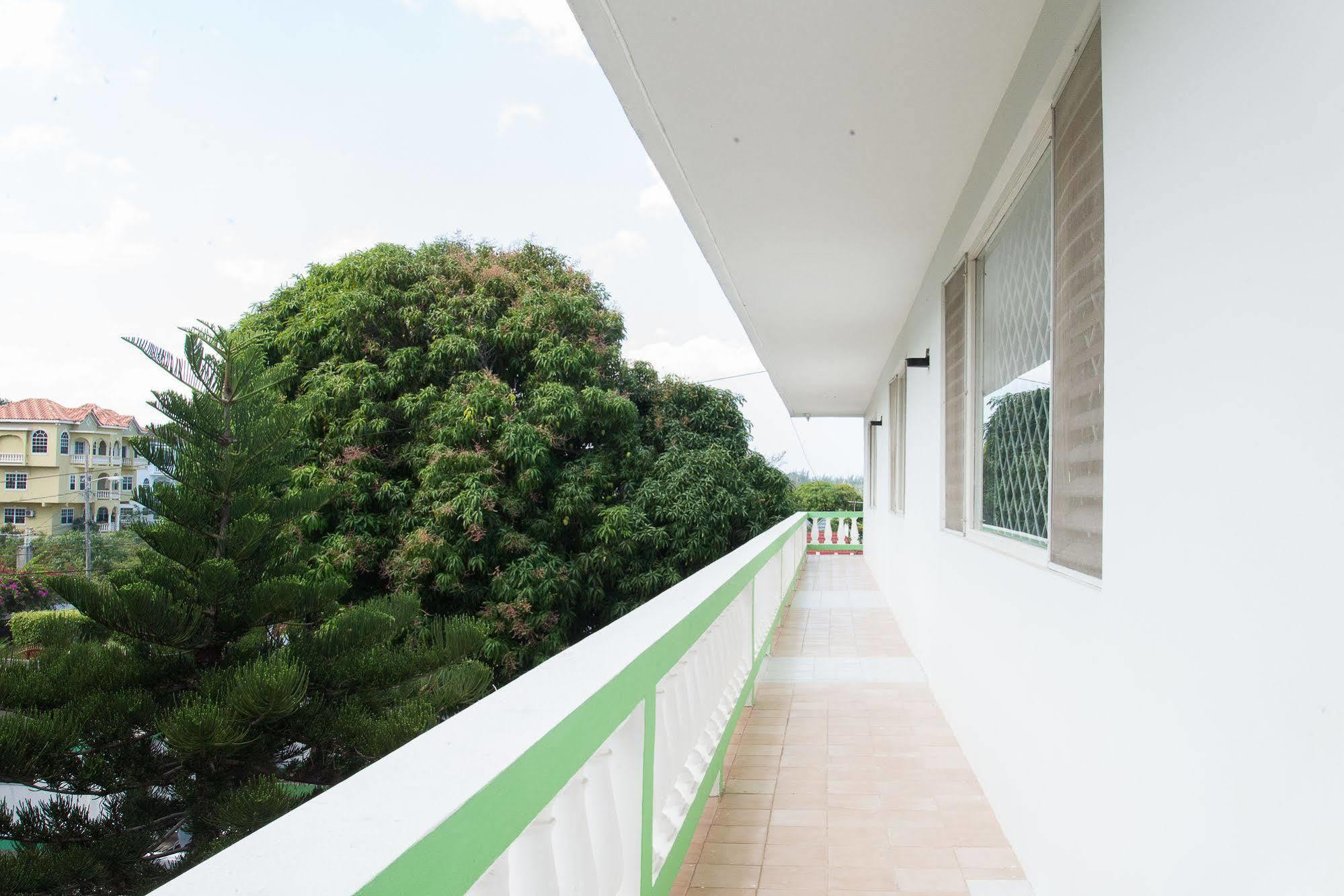 Villa Donna Inn 몬테고 베이 외부 사진